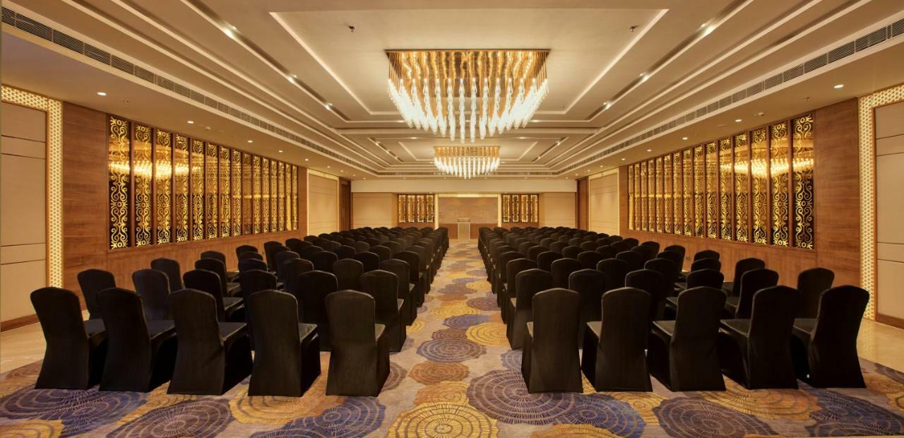 Country Inn Premier Amritsar, 10 Min From Golden Temple Экстерьер фото