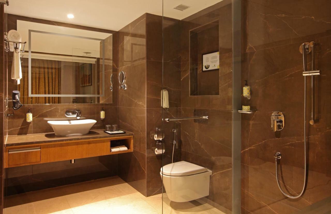 Country Inn Premier Amritsar, 10 Min From Golden Temple Экстерьер фото